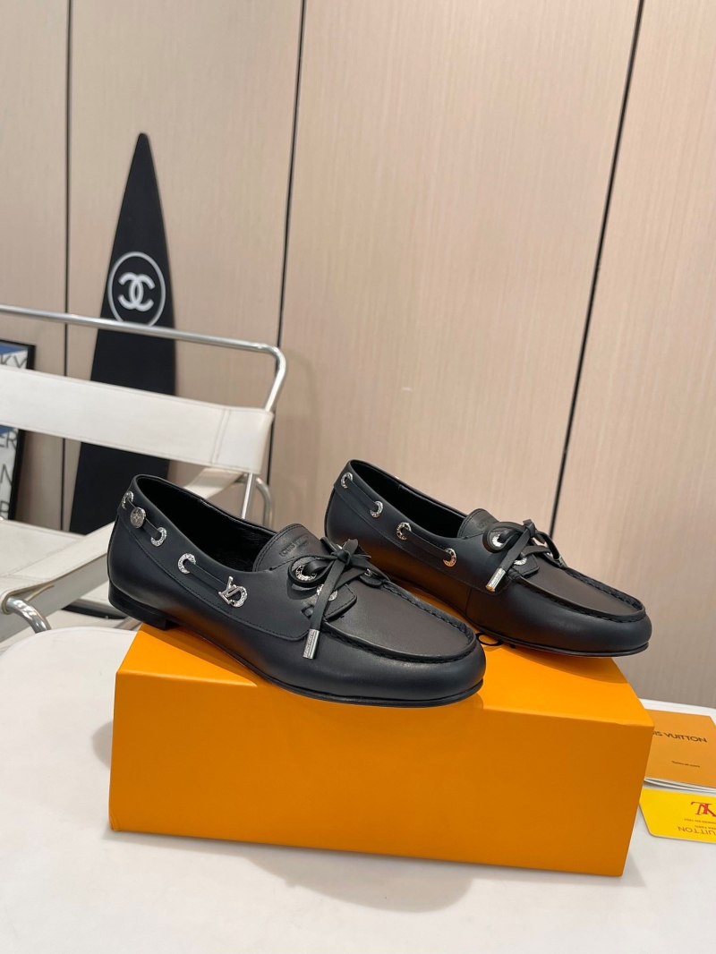 l0vis Vvtt0n loafers